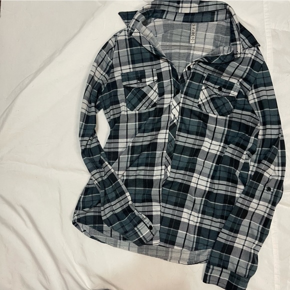 Plaid button shirt - Picture 4 of 6